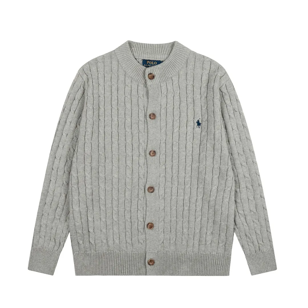 P250 Top quality" Style number: DS806# (not off the shelves all year round) [Ralph Lauren solid color pony embroidery logo male god style twist knitted cardigan] ✅Ralph Lauren Ralph Lauren classic basic versatile male god style round neck twist knitted cardigan jacket ✅Main supplier platform live broadcast Wholesale entities Replenish when out of stock Not off the shelf ✅ZP quality 1:1 version Scan the code to enter the GF website Counter quality ✅Detailed quality is the only one in Guangzhou. Imported quality veil, focusing on high-end, cost-effective, good quality needless to say. ✅The version restores the original order. The maximum size can be worn up to 200 pounds. Loose, comfortable and stress-free. ✅The upper body is simple and easy to match. A must-have for men. Good-looking clothes are never picky. A must-have for men's wardrobe. Size: S-XL. Color: Black, White, Gray, Khaki, Navy Blue, Gentleman's Lake Blue.
